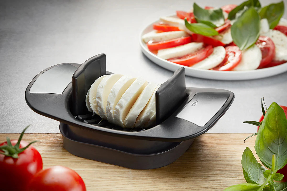 Affetta mozzarella pomodori Caprese Gefu